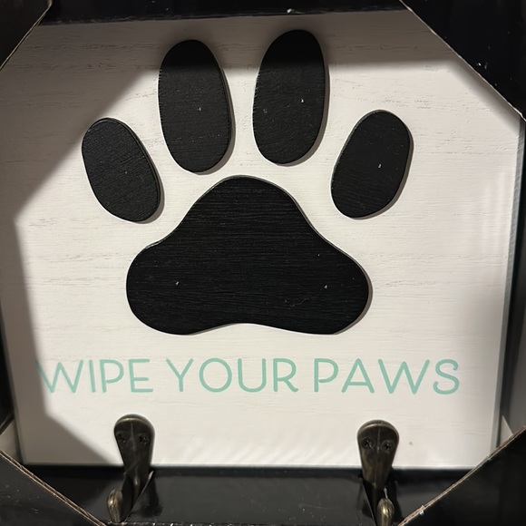Wipe Your Paws Wall Hooks - Picture 2 of 8